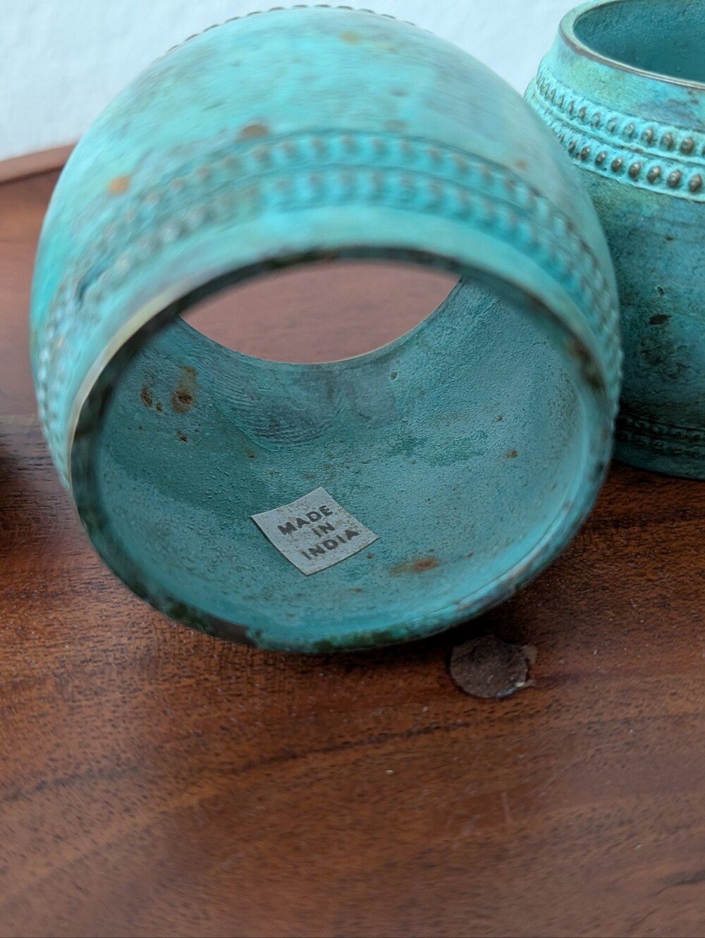 Set of 4 Painted Solid Brass Napkin Rings Vintage Turquoise - Picture 6 of 9